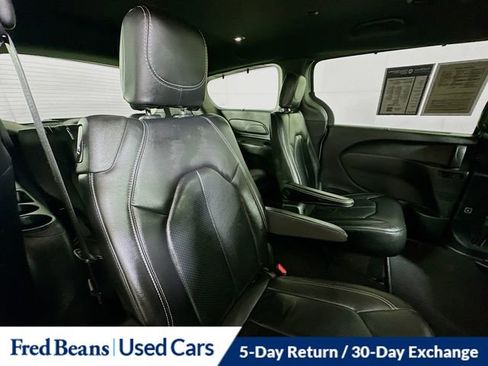 Used 2021 Chrysler Pacifica Touring-L w/ S Appearance Package image 28