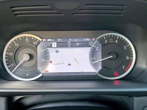 Certified 2023 Land Rover Discovery S AWD/4WD image 13