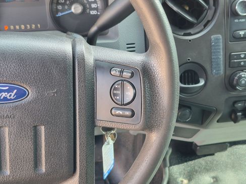 Used 2016 Ford F550 4x4 Regular Cab Super Duty image 18
