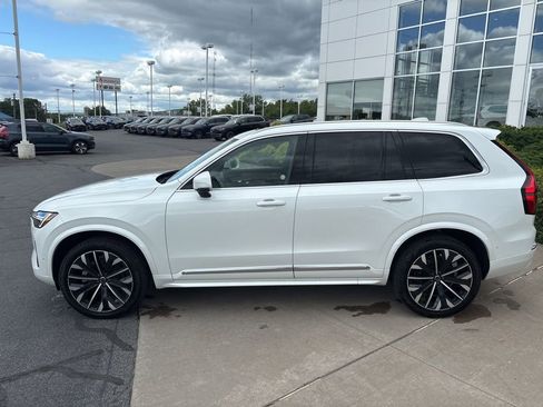 Used 2025 Volvo XC90 B5 Plus AWD/4WD image 10