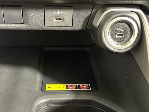 Used 2024 Toyota Grand Highlander AWD image 39