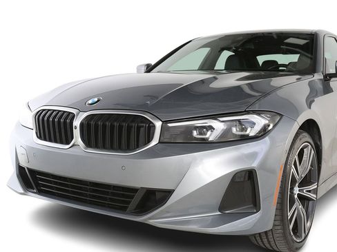 Used 2023 BMW 330i xDrive Sedan w/ Premium Package AWD/4WD image 3