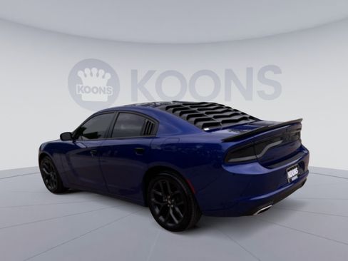 Used 2022 Dodge Charger SXT w/ Blacktop Package RWD image 8