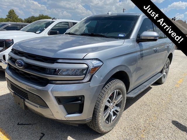 Used 2023 Ford Expedition XLT RWD image 1