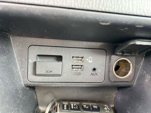 Used 2020 Toyota Yaris LE image 10