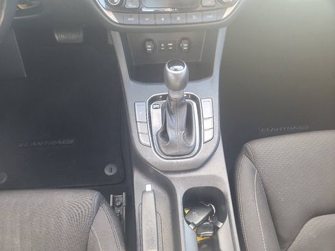 Used 2018 Hyundai Elantra GT w/ Style Package 02 FWD image 19