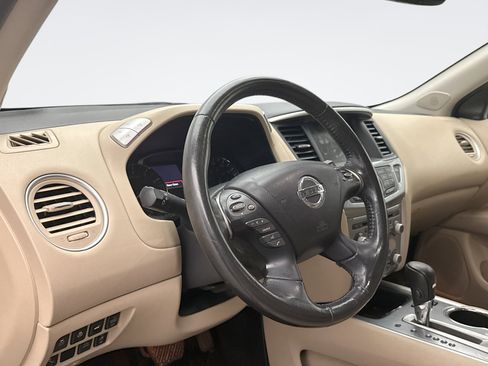 Used 2017 Nissan Pathfinder SL w/ SL Premium Package image 7