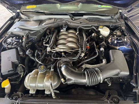 Used 2018 Ford Mustang GT RWD image 11
