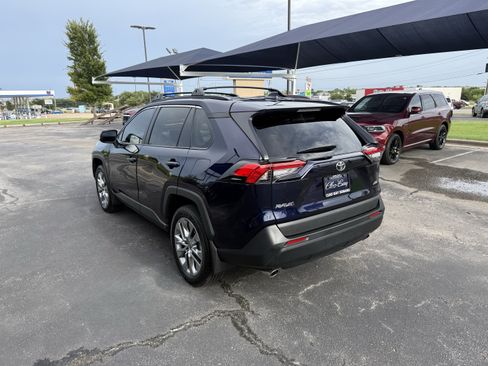 Used 2023 Toyota RAV4 XLE Premium FWD image 5
