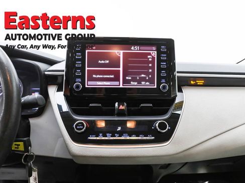 Used 2020 Toyota Corolla LE image 12