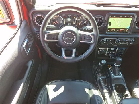 Used 2022 Jeep Wrangler Unlimited Sahara w/ LED Lighting Group AWD/4WD image 12