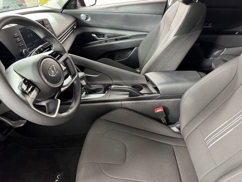 Used 2023 Hyundai Elantra SEL FWD image 14