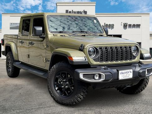 Certified 2025 Jeep Gladiator Sport image 10