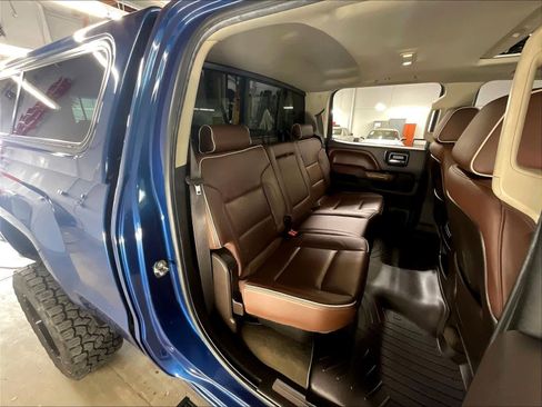 Used 2015 Chevrolet Silverado 2500 High Country w/ Duramax Plus Package AWD/4WD image 28