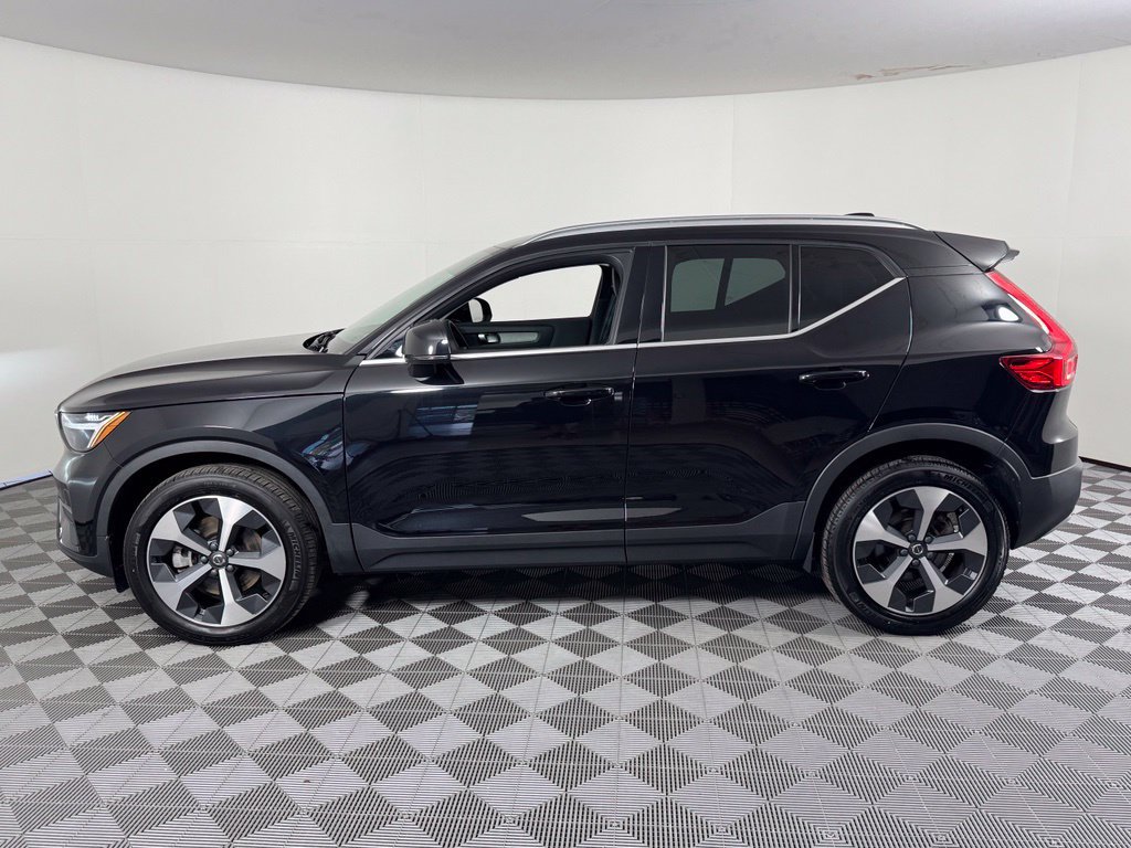 Certified 2024 Volvo XC40 B5 Core AWD/4WD image 12