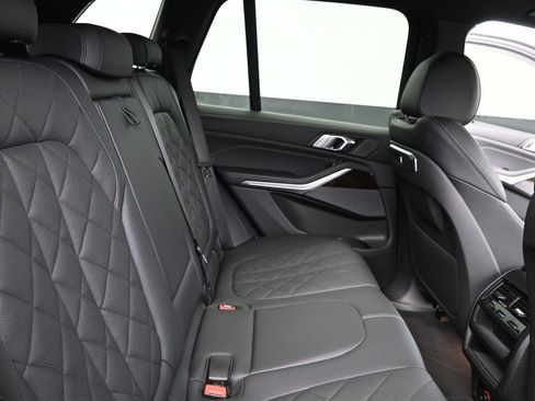 Certified 2024 BMW X5 sDrive40i w/ Premium Package image 25