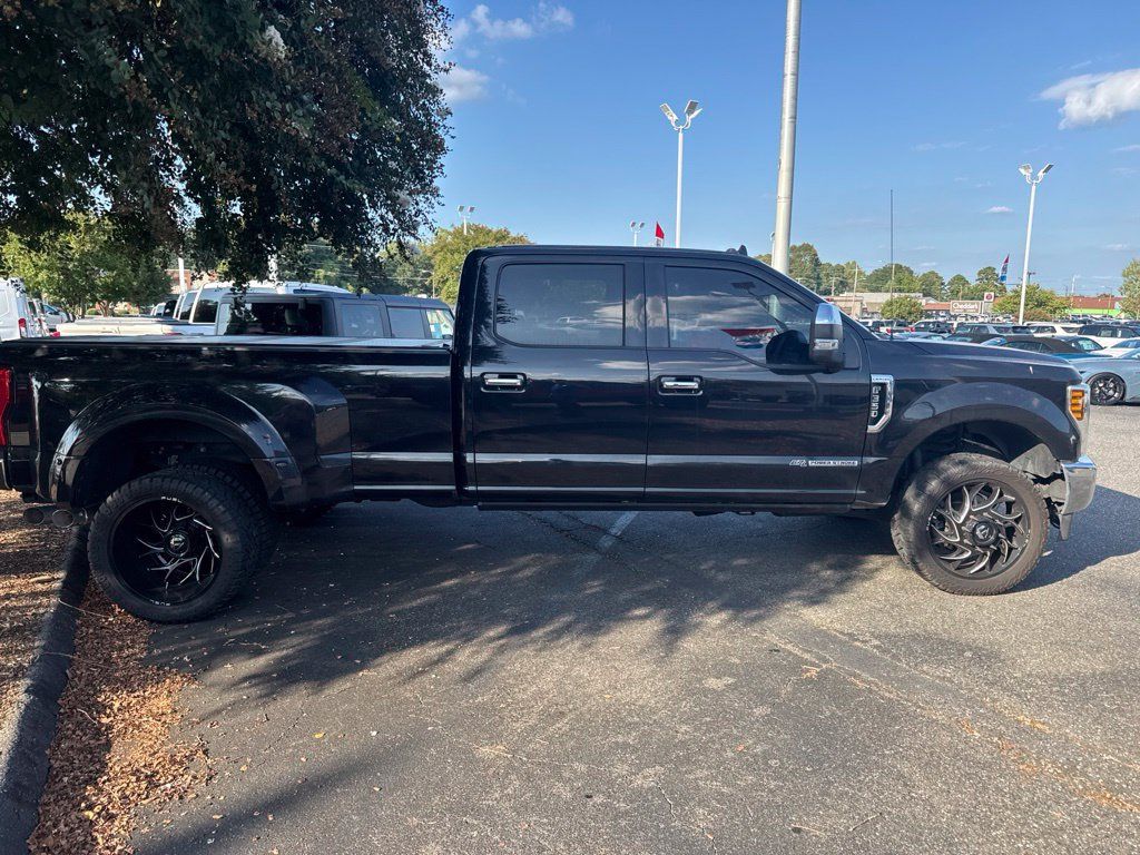 Used 2019 Ford F350 Lariat w/ Lariat Ultimate Package AWD/4WD image 4