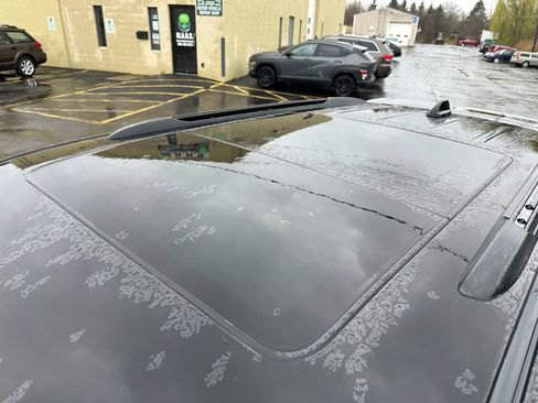 Used 2021 Jeep Grand Cherokee Trailhawk w/ Trailhawk Luxury Group AWD/4WD image 18