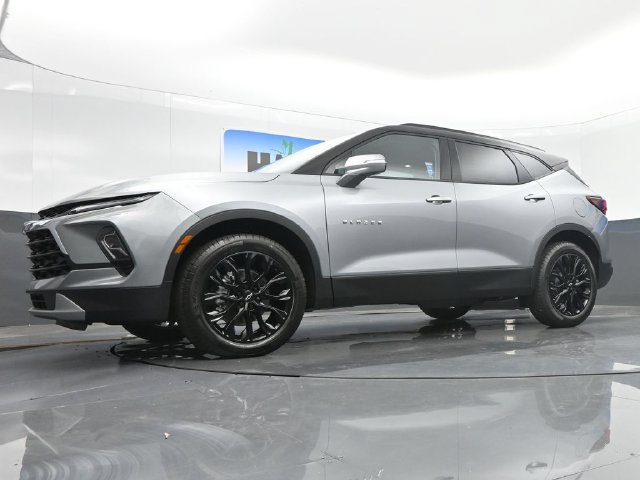 New 2026 Chevrolet Blazer LT w/ LPO, Black Sport Package FWD image 21