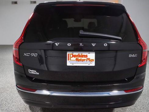 Used 2025 Volvo XC90 B6 Plus AWD/4WD image 8