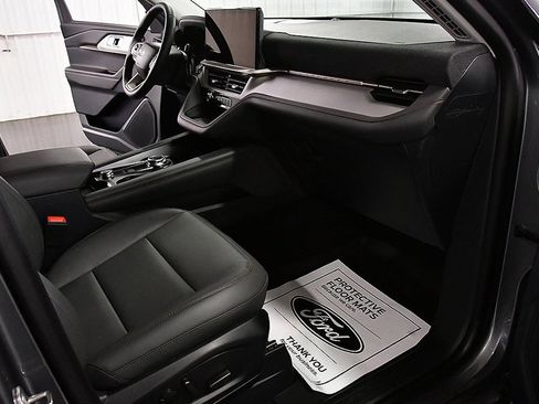 New 2026 Ford Explorer Active w/ Active Comfort Package AWD/4WD image 29