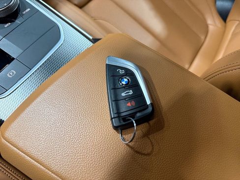 Used 2022 BMW 330e xDrive image 43