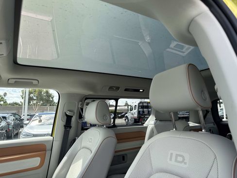 New 2025 Volkswagen ID. Buzz Pro S Plus image 14