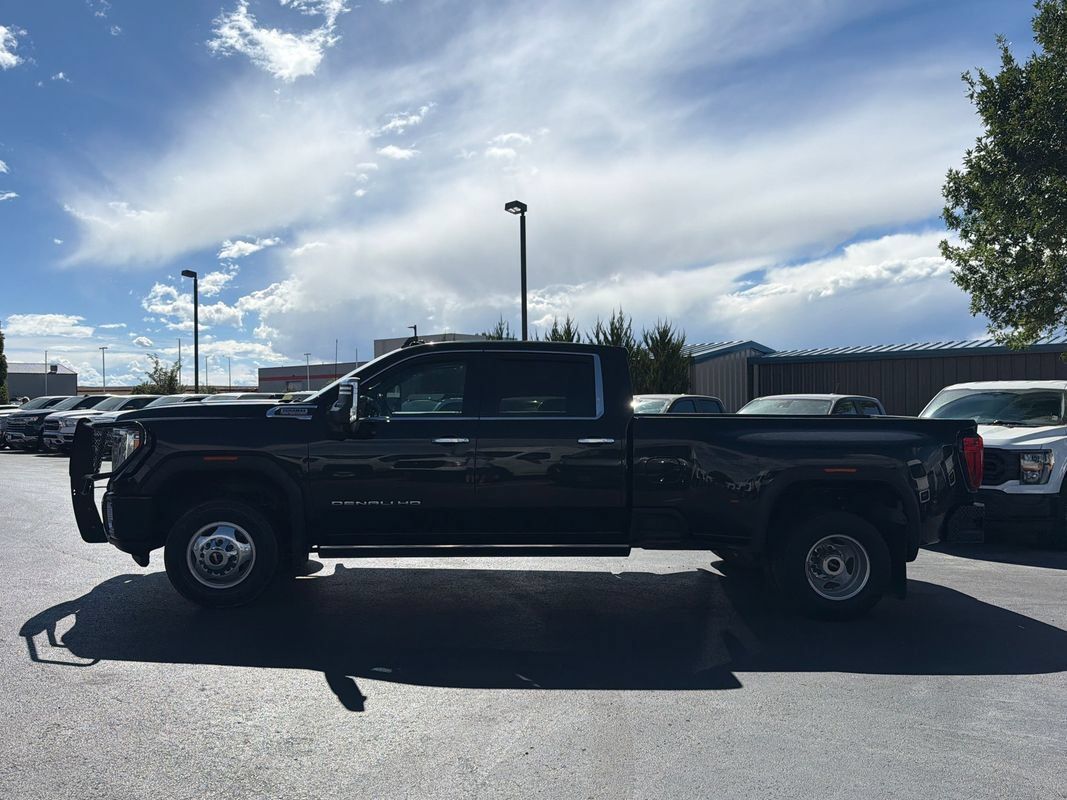 Used 2022 GMC Sierra 3500 Denali AWD/4WD image 14