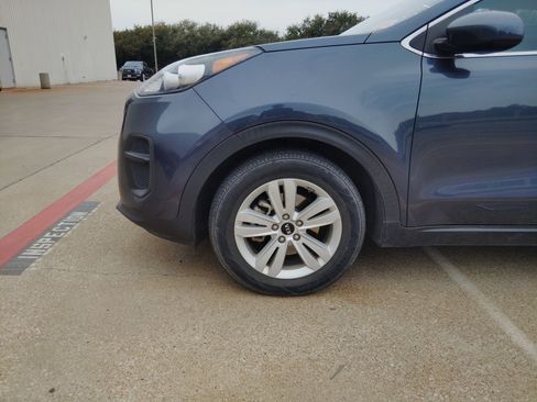 Used 2019 Kia Sportage LX image 9