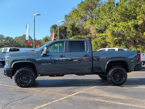 New 2026 Chevrolet Silverado 2500 ZR2 image 2