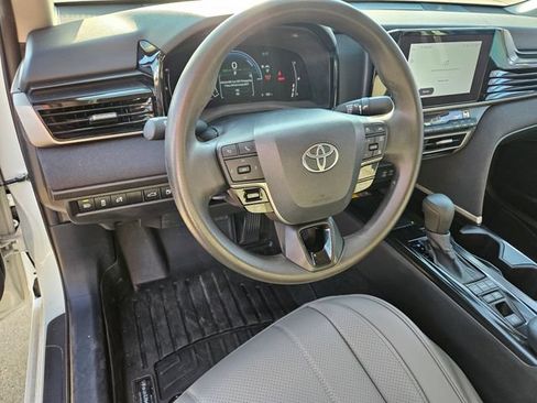 Used 2025 Toyota Camry LE FWD image 8