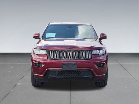 Used 2017 Jeep Grand Cherokee Altitude AWD/4WD image 9