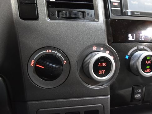 Used 2017 Toyota Sequoia SR5 image 40