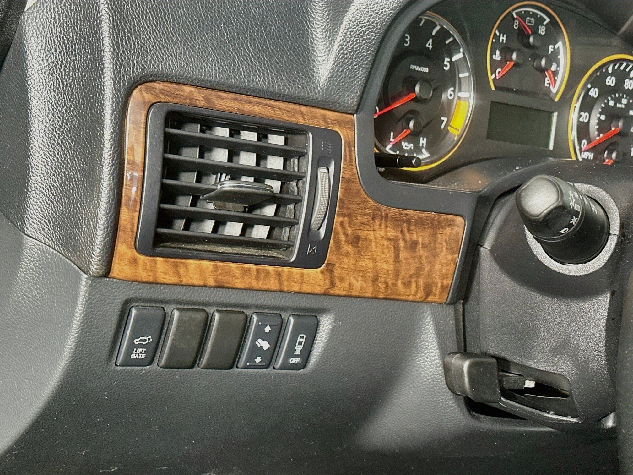 Used 2014 Nissan Armada SL RWD image 16