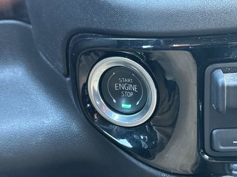 Used 2024 GMC Sierra 1500 Elevation image 34