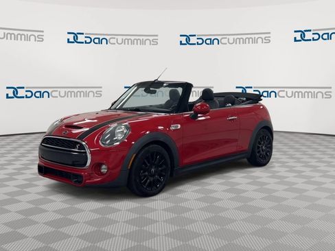 Used 2019 MINI Cooper S w/ Signature Upholstery Package FWD image 4