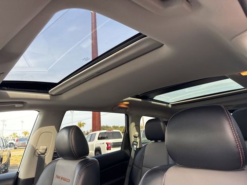 Certified 2020 Nissan Pathfinder SL image 12