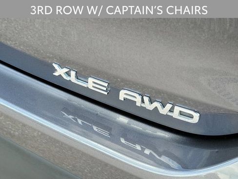 Used 2021 Toyota Highlander XLE AWD/4WD image 5