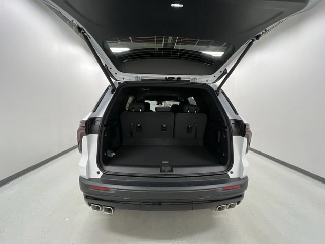 New 2027 Chevrolet Traverse LT w/ Midnight/Sport Edition AWD/4WD image 26