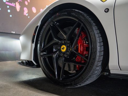 Used 2022 Ferrari F8 Tributo RWD image 16