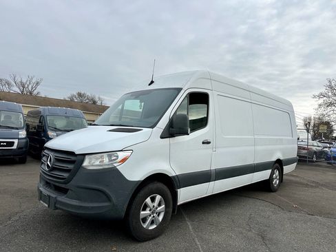 Used 2019 Mercedes-Benz Sprinter 170 image 3