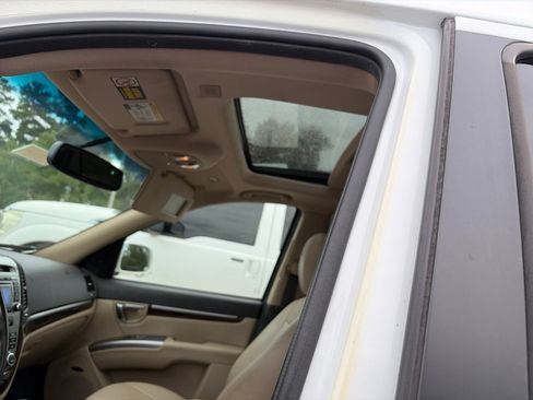 Used 2011 Hyundai Santa Fe Limited FWD image 4