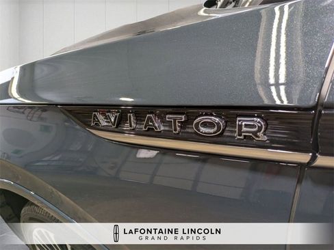 Certified 2025 Lincoln Aviator Black Label image 10
