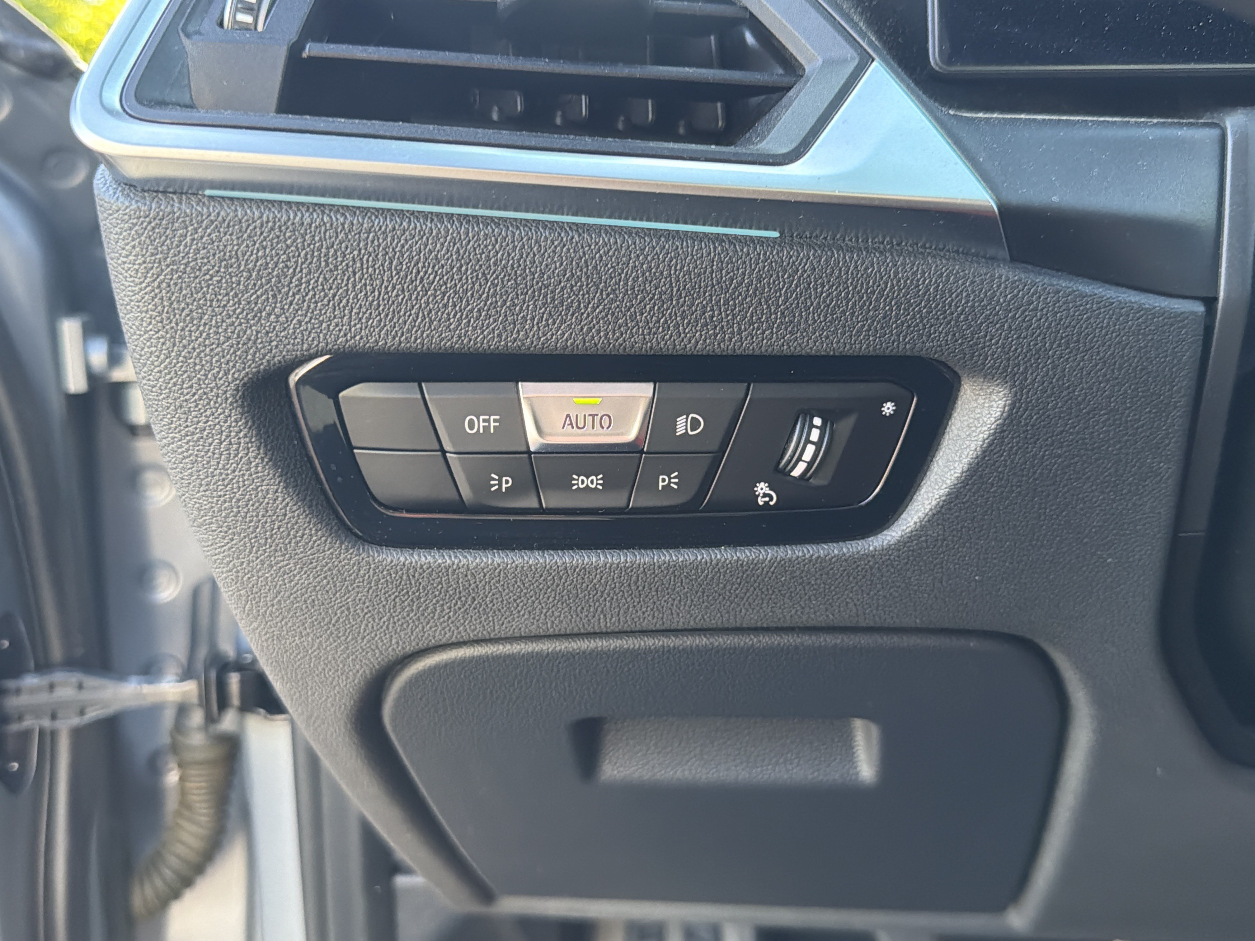 Used 2024 BMW M3 w/ M Carbon Exterior Package RWD image 63