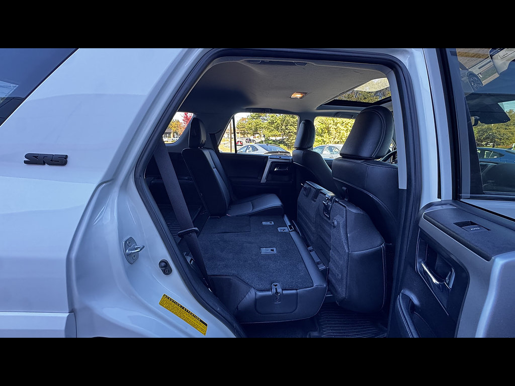 Certified 2020 Toyota 4Runner SR5 Premium w/ Moonroof Package AWD/4WD image 31