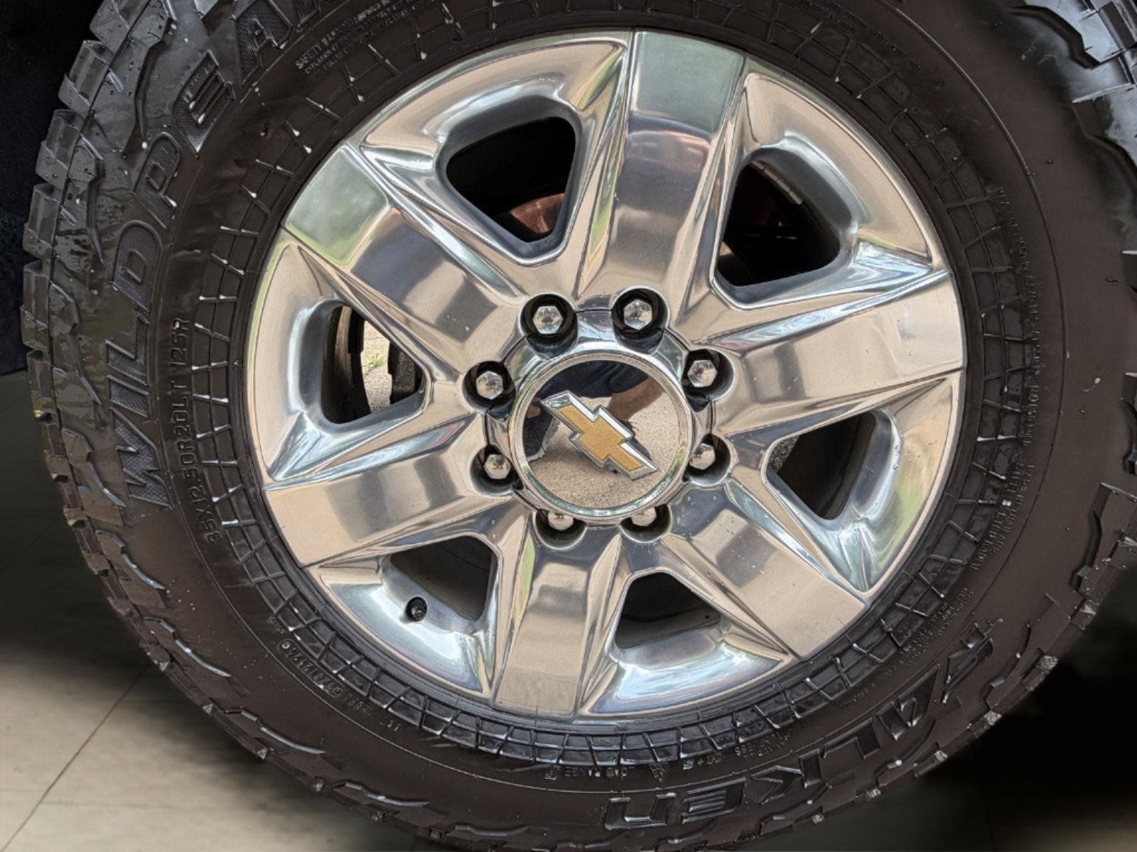Used 2022 Chevrolet Silverado 2500 LTZ w/ LTZ Convenience Package AWD/4WD image 12