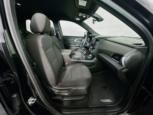 Used 2023 Chevrolet Traverse LT image 34
