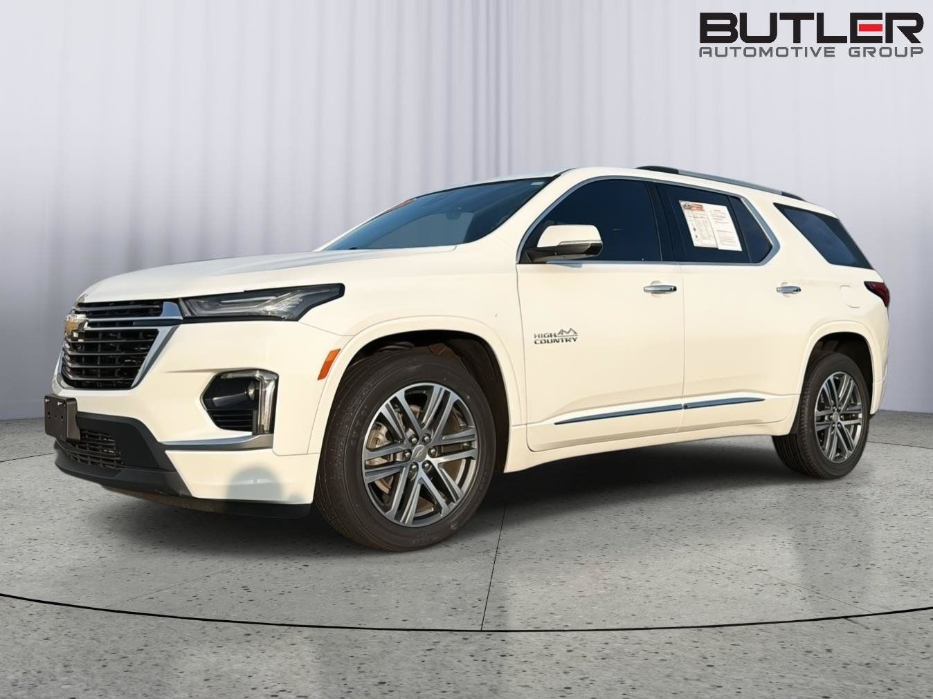 Used 2022 Chevrolet Traverse High Country FWD image 1