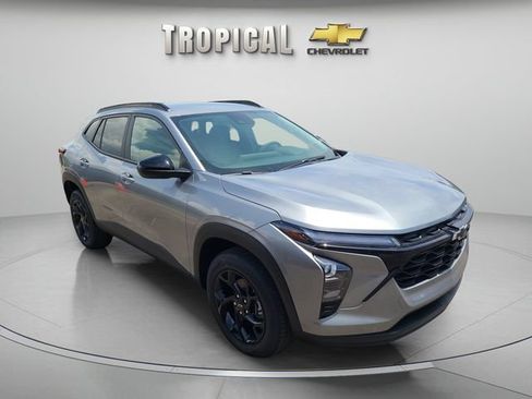 New 2026 Chevrolet Trax LT w/ Midnight Edition FWD image 7