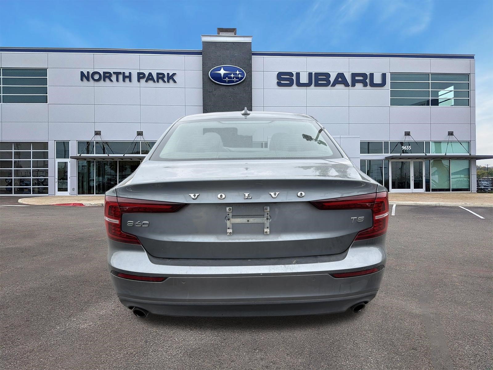 Used 2019 Volvo S60 T5 Momentum w/ Premium Package FWD image 4